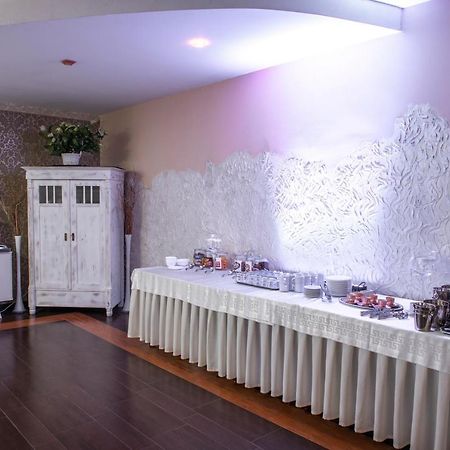 First Hotel Tczew Bagian luar foto