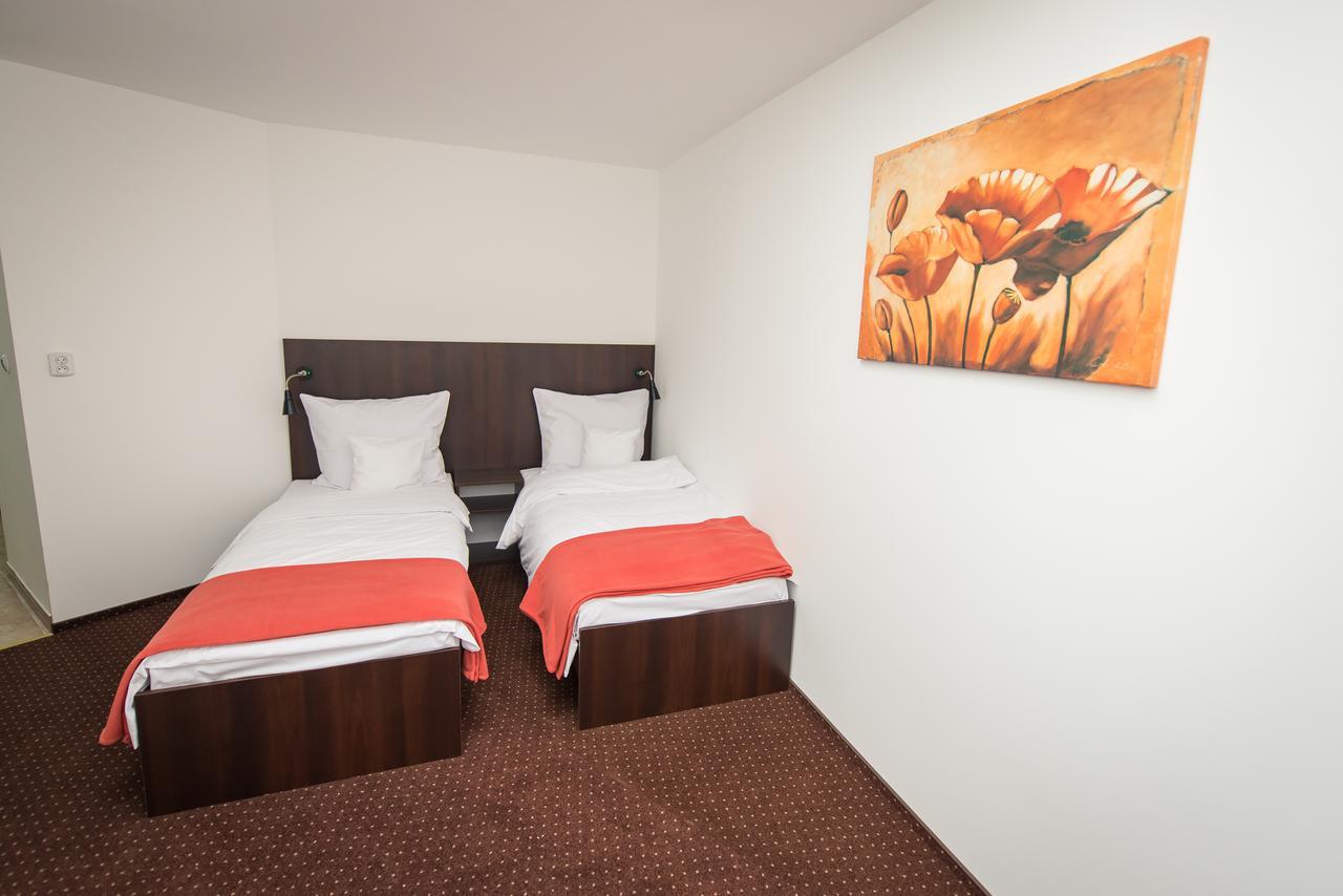 First Hotel Tczew Bagian luar foto