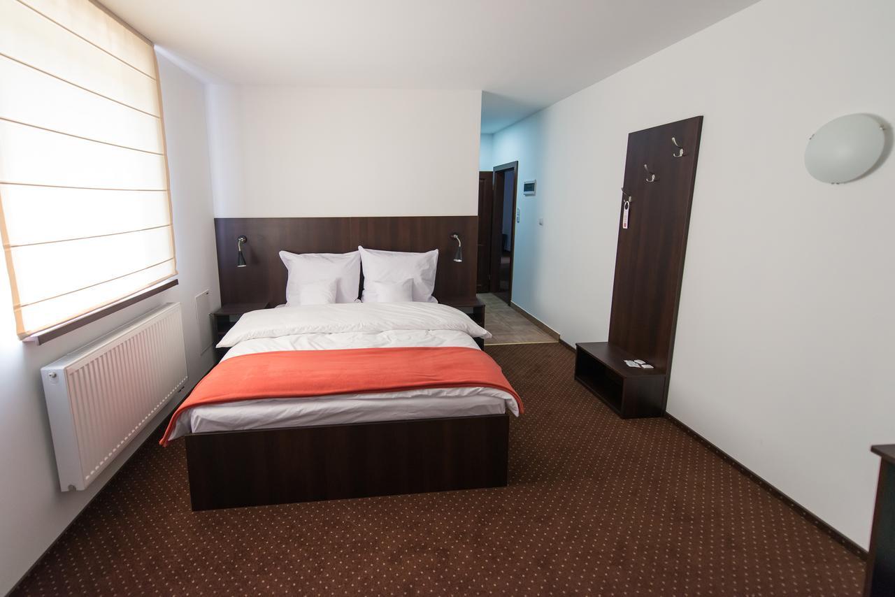 First Hotel Tczew Bagian luar foto