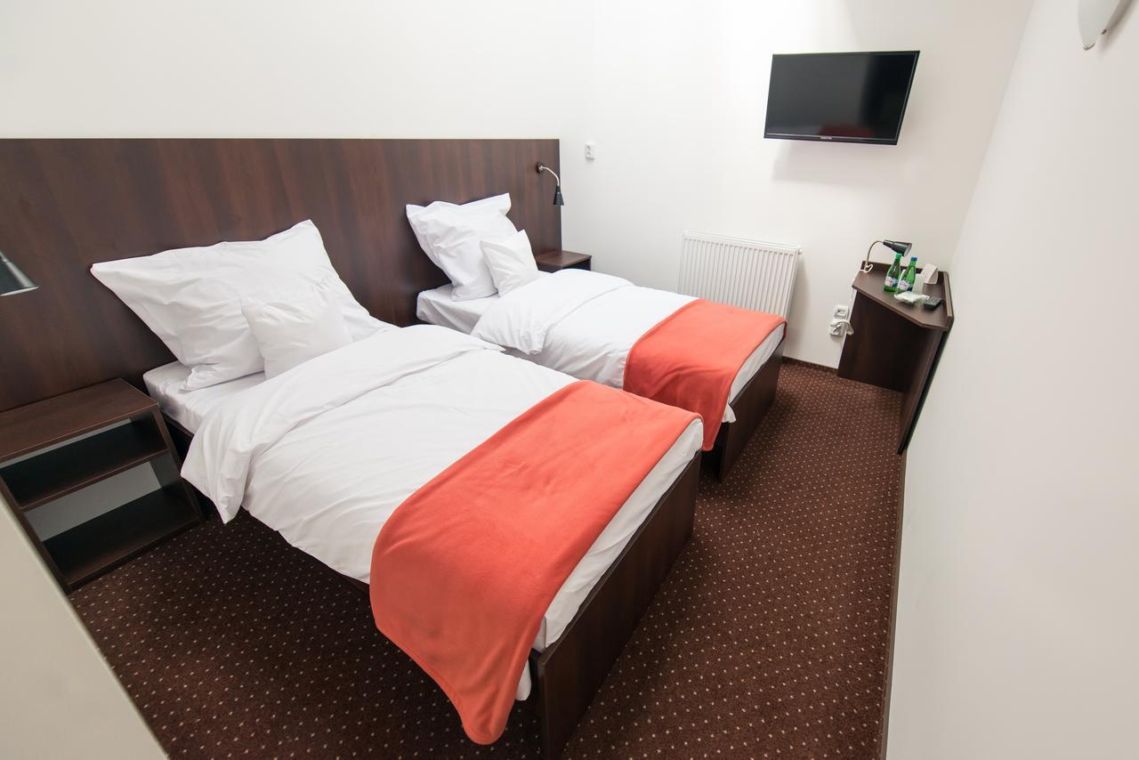 First Hotel Tczew Bagian luar foto