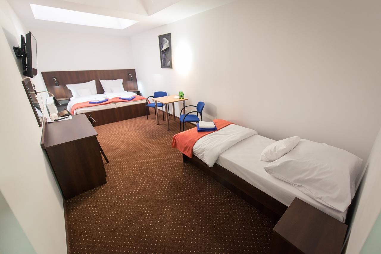 First Hotel Tczew Bagian luar foto