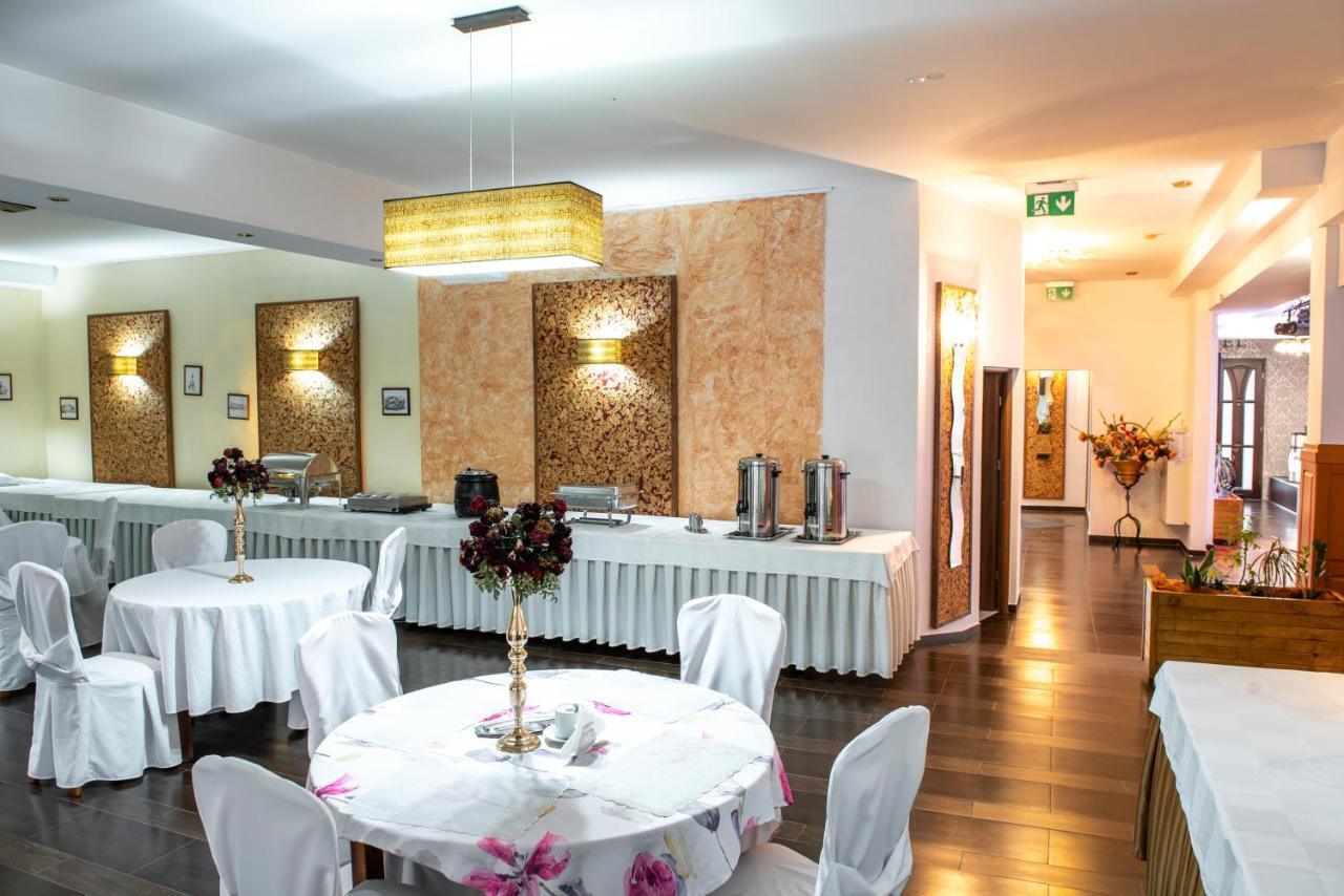 First Hotel Tczew Bagian luar foto