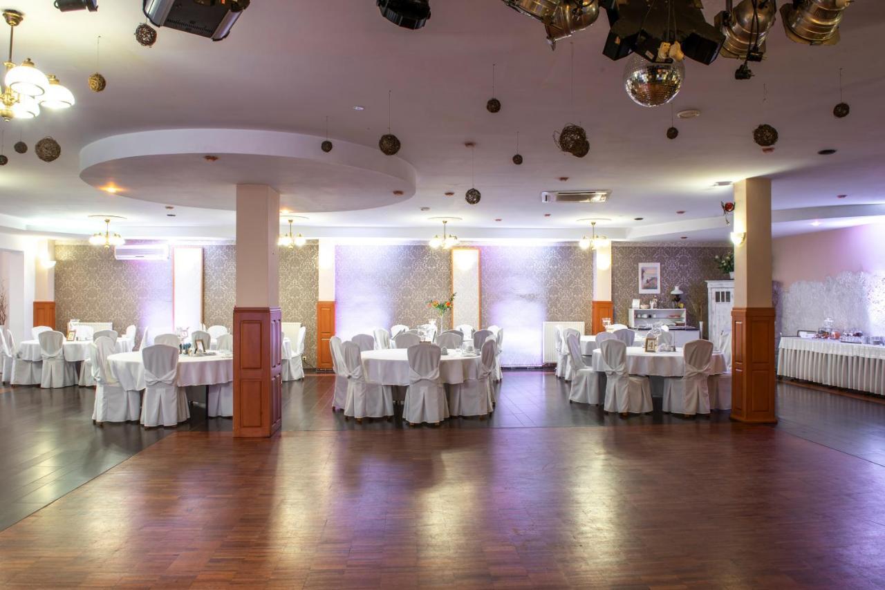 First Hotel Tczew Bagian luar foto