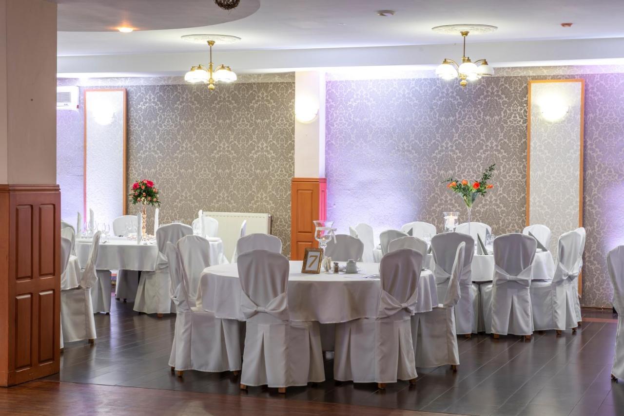 First Hotel Tczew Bagian luar foto