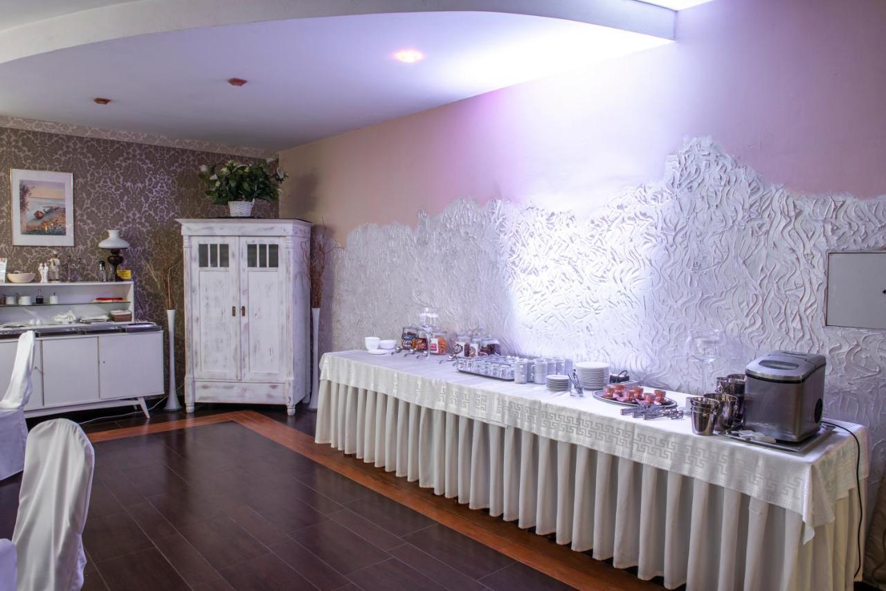 First Hotel Tczew Bagian luar foto